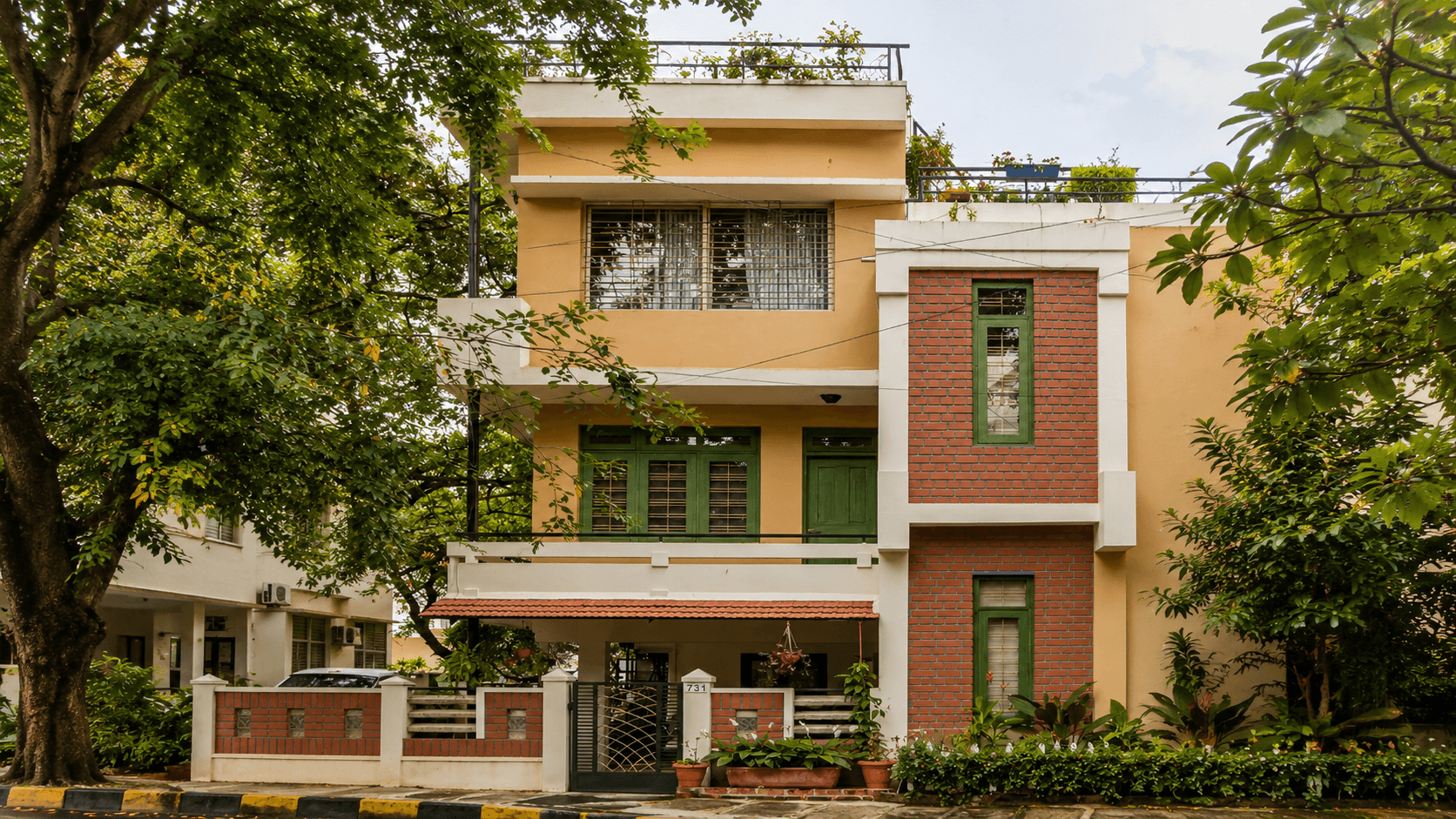 Modern independent house